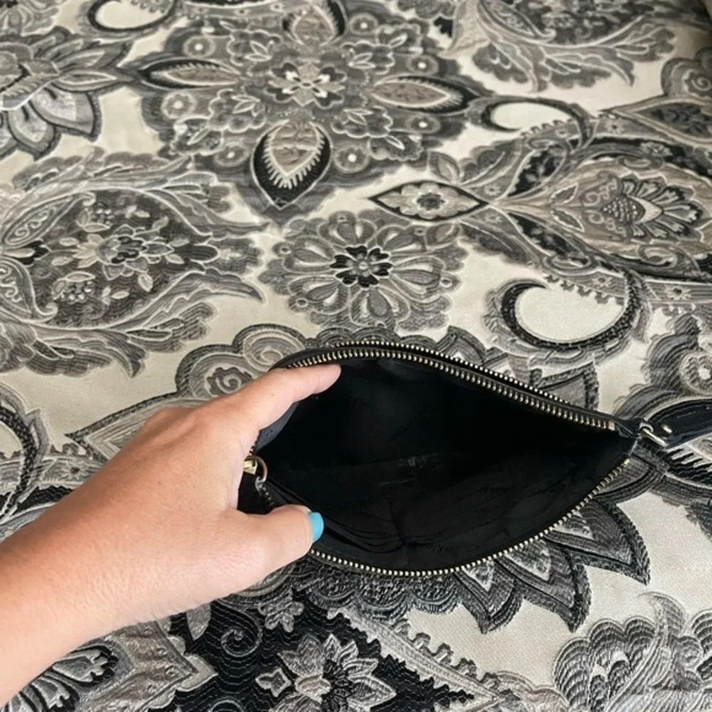 Calvin Klein Clutch‎